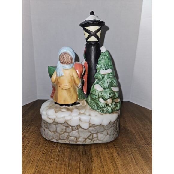 Vintage Porcelain Christmas Carolers Music Box Lighted Lamppost - Picture 3 of 6